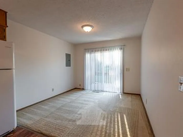 3361A S Clifton Ave — Photo 3