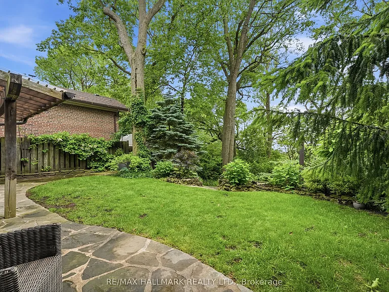 31 Glen Oak Dr — Photo 14