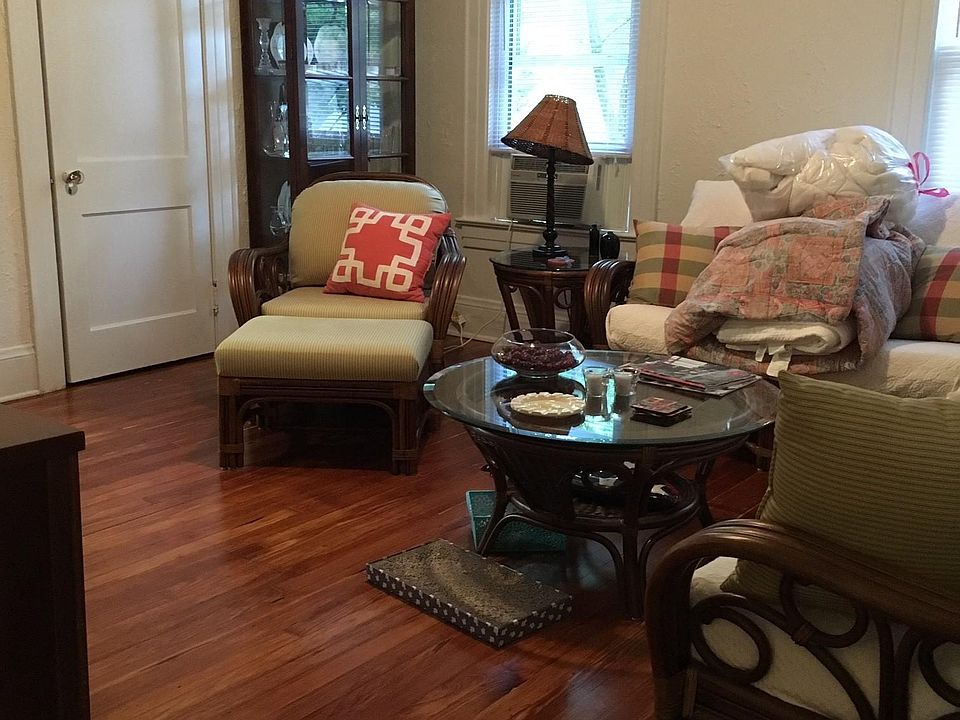 2nd image of 1326 W Friendly Ave APT B