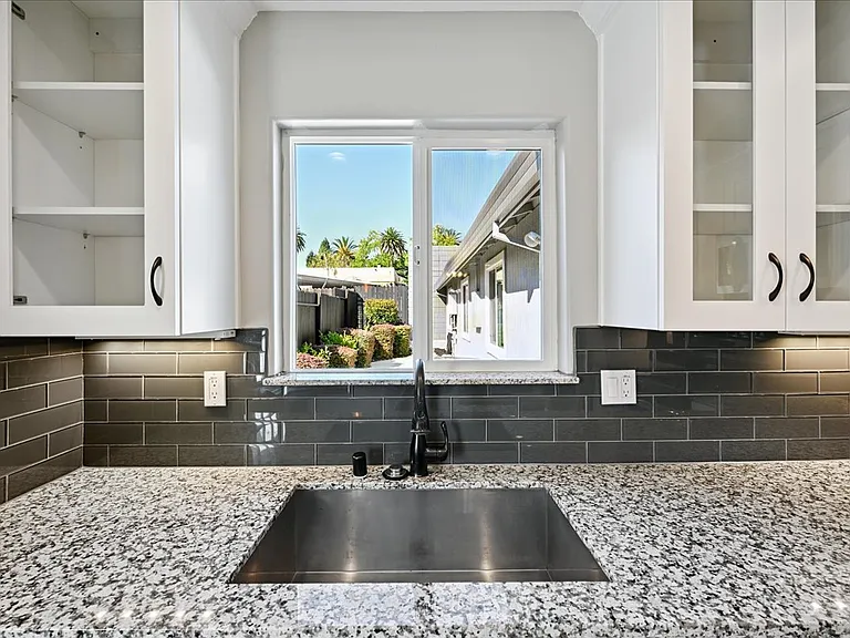205 Grove St — Photo 33