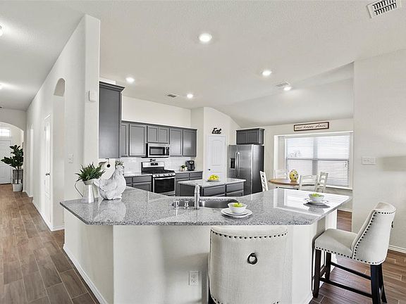 4th image of 8900 Zubia Ln