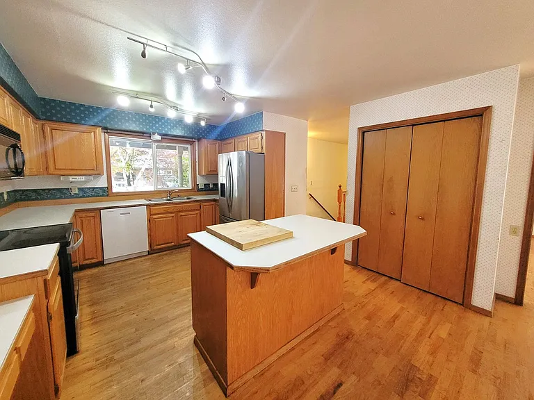 3320 Allen Ave — Photo 10