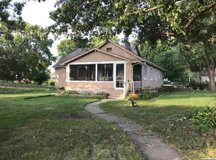 211 Mars Hill Dr, Clear Lake, IA 50428