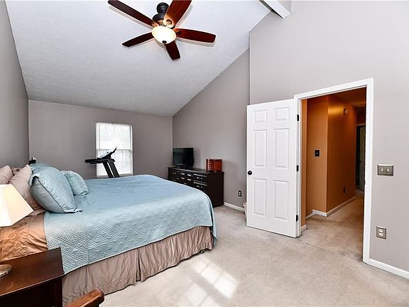 3rd image of 10709 Stillcreek Dr