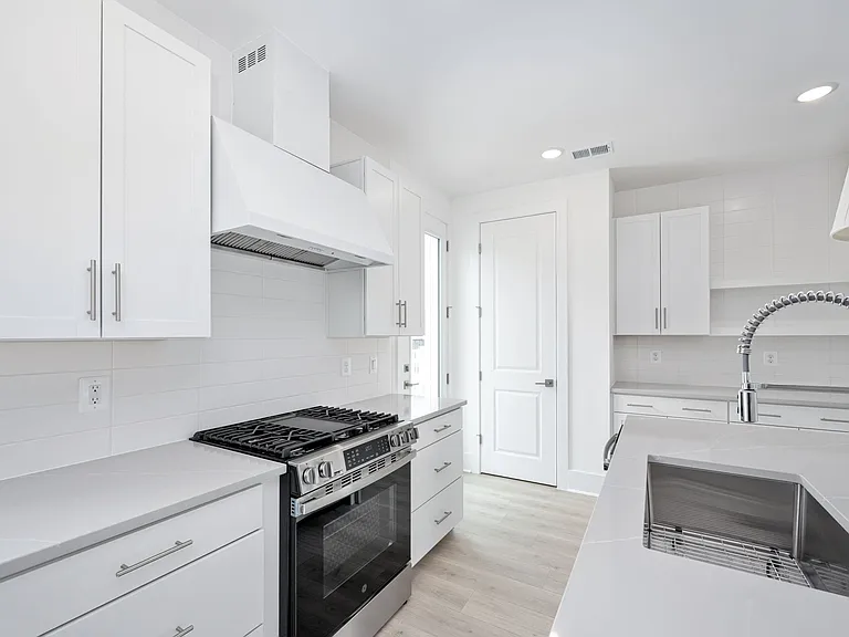 9207 Forkleaf Oak Dr — Photo 39