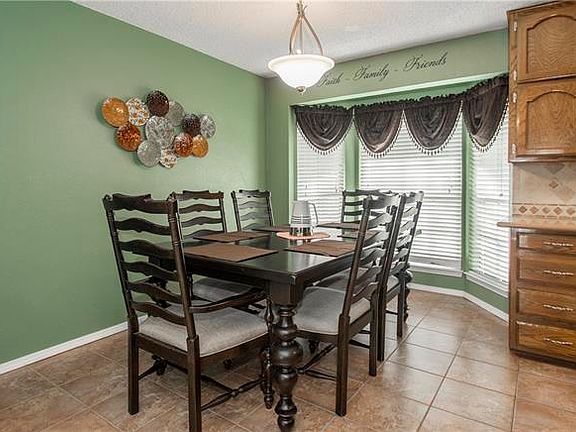 4th image of 4709 Elkwood Ln