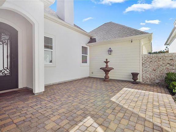 3rd image of 217 Jardin Loop