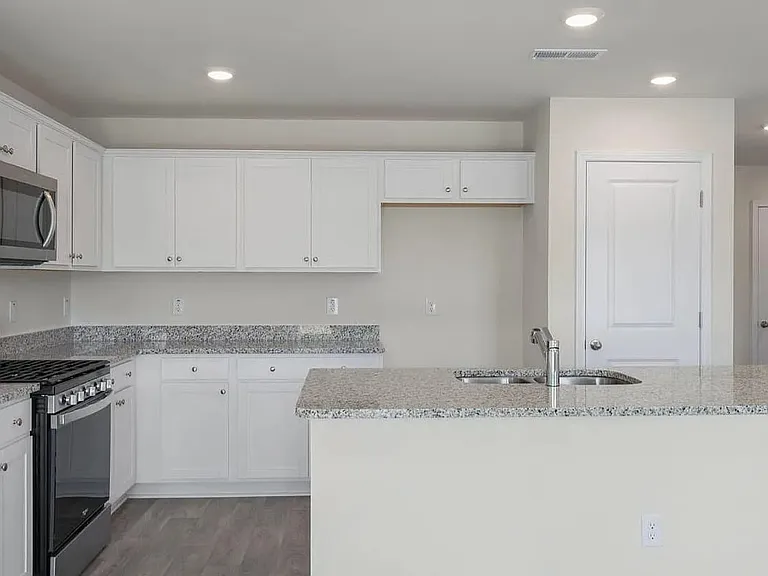 216 Olive Br — Photo 9
