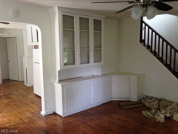 5th image of 36 Benton St