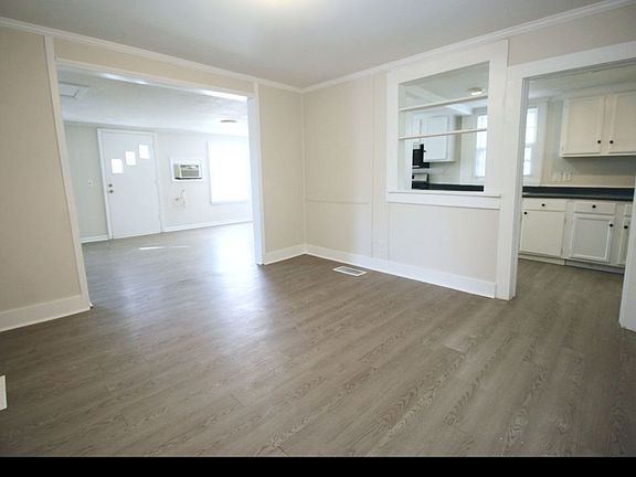3rd image of 1221 Whitney St