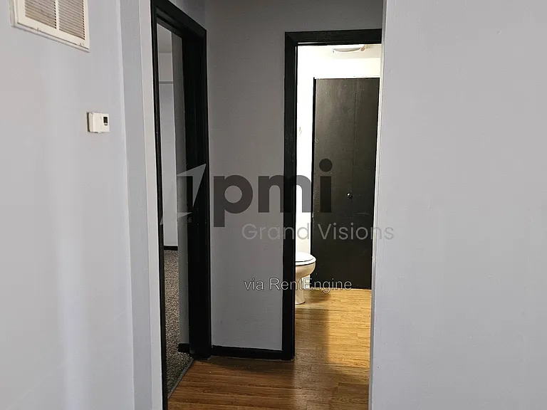 Vawter Street Apartments — Photo 24