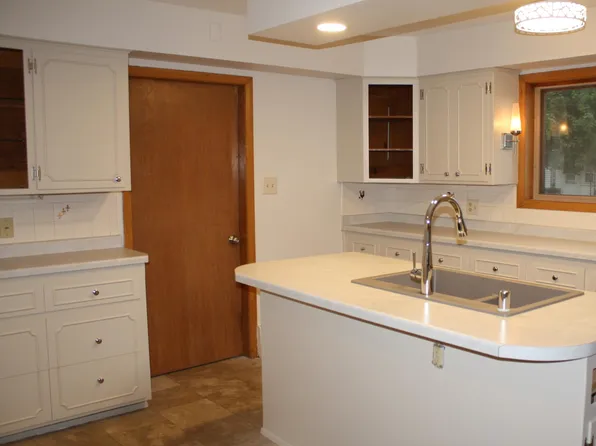 6495 Arthur Rd, Hartford, WI 53027