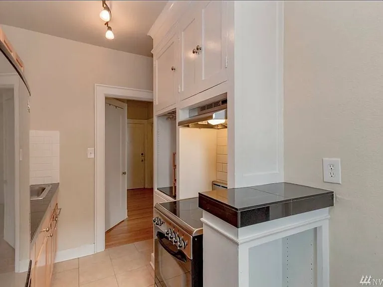 901 NE 43rd St #206 — Photo 7