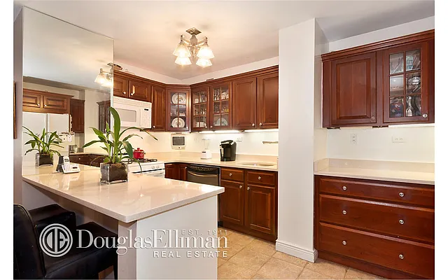 Sold by Douglas Elliman | media 16