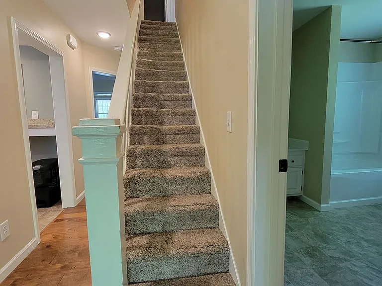 250 E Main St — Photo 14