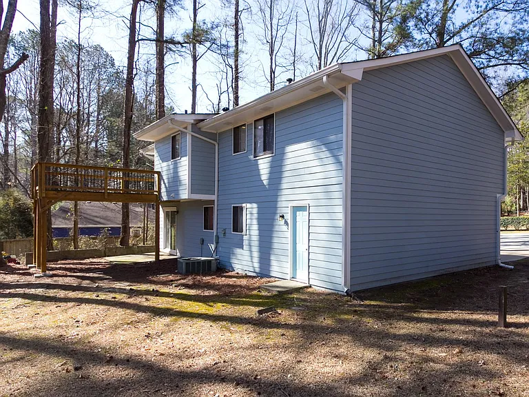 1169 Hillcrest Ct — Photo 4