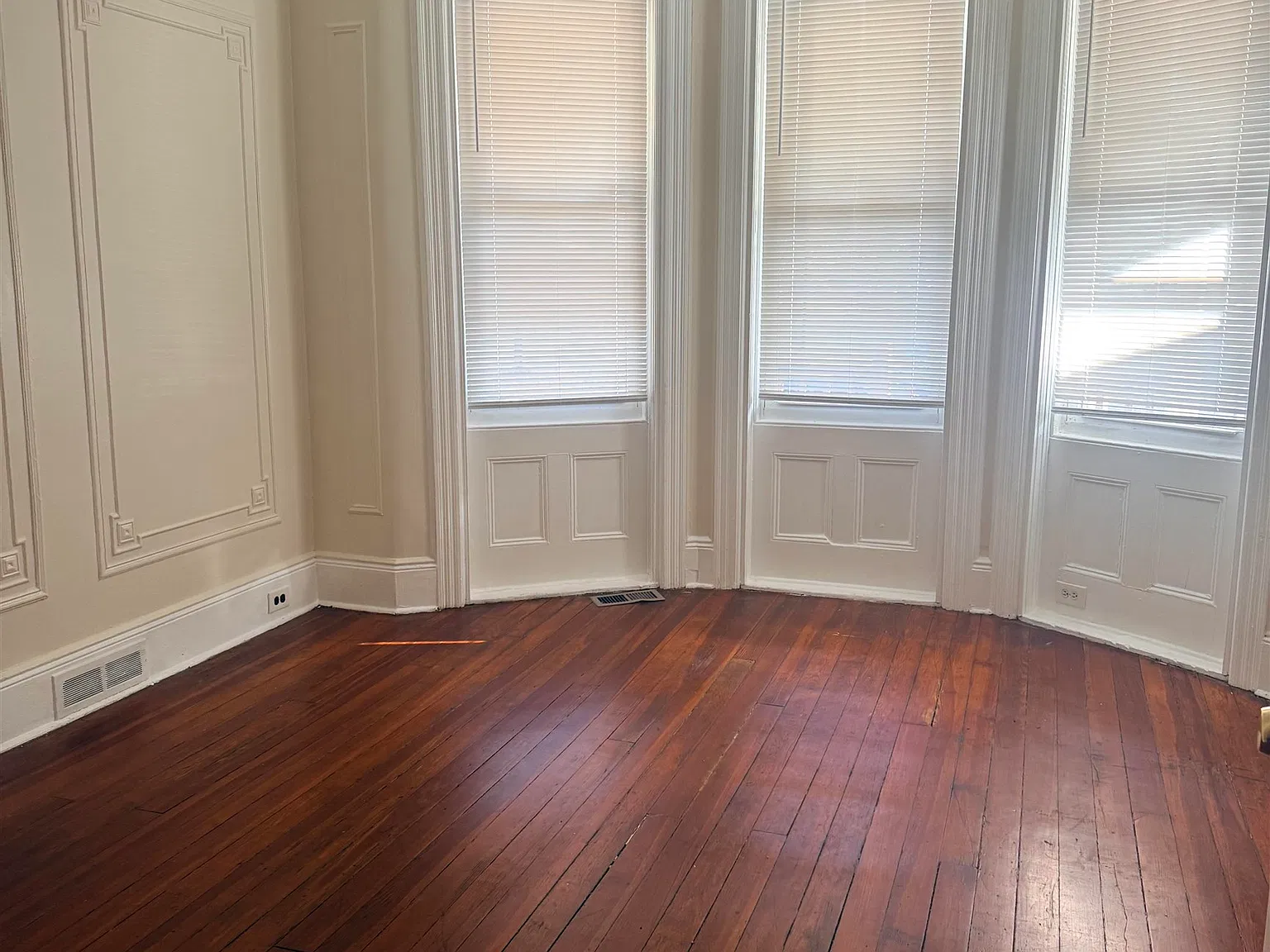 3 bed, 1.0 bath, $2,400 — Photo 4