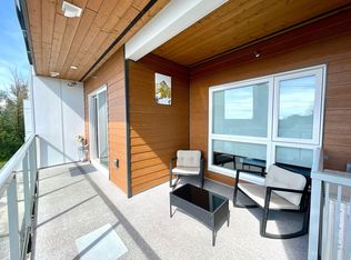 8447 202nd St #403, Langley, BC V2Y1N1