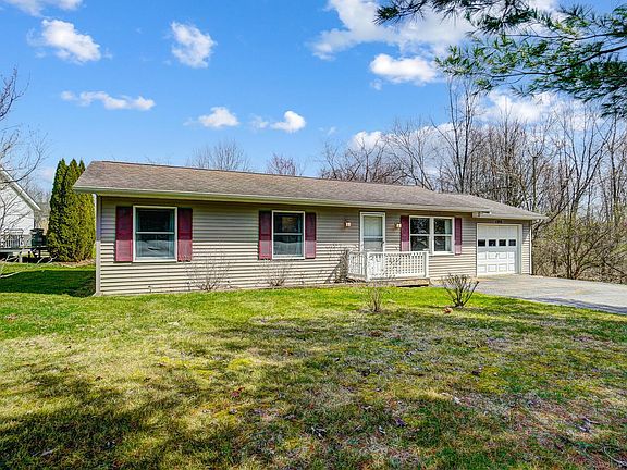 2nd image of 1392 Apple Valley Dr