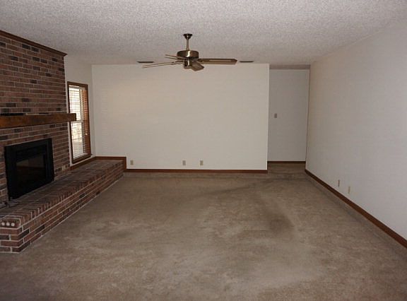 4th image of 363 Pine Forest Dr