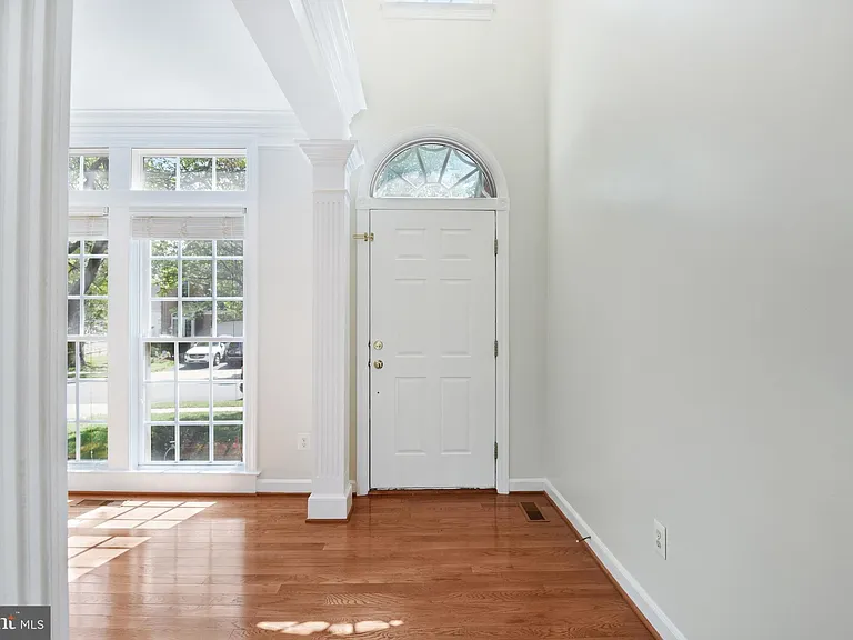 8416 Churchside Dr — Photo 35