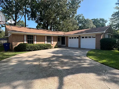1140 Homewood Dr Photo 1