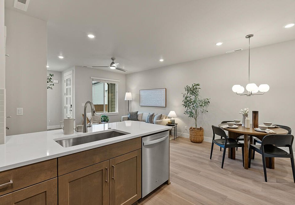 20718 SE Scout Pl, Bend, OR 97702 | Zillow