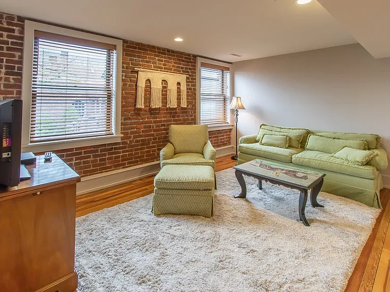 1741 Frankfort Ave #201 — Photo 5