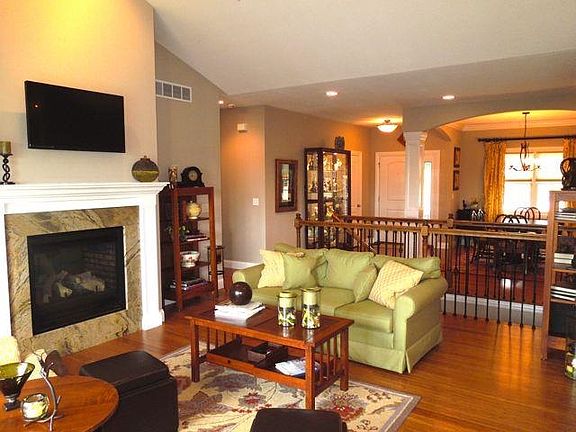 4th image of 6208 N Lauren Ln