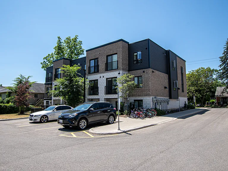 253 Exhibition St — Photo 14