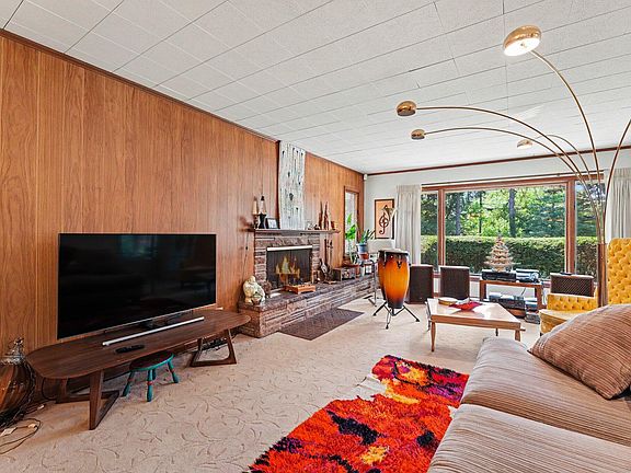 3rd image of 2515 W 57th Ave