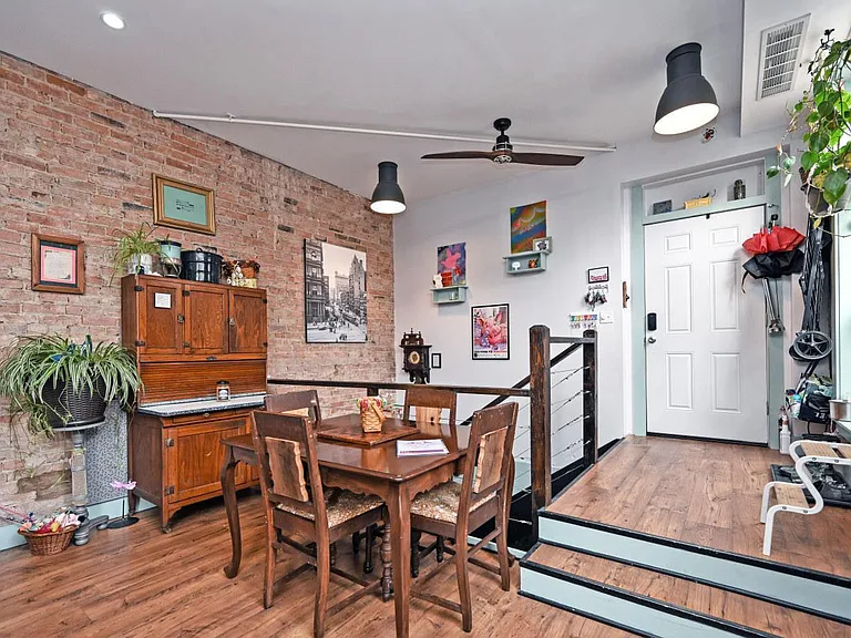 118 E Liberty St #A — Photo 8