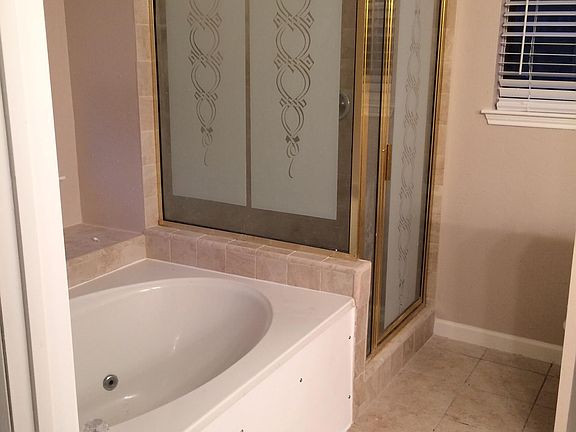 5th image of 15623 Hatfield Hollow Dr