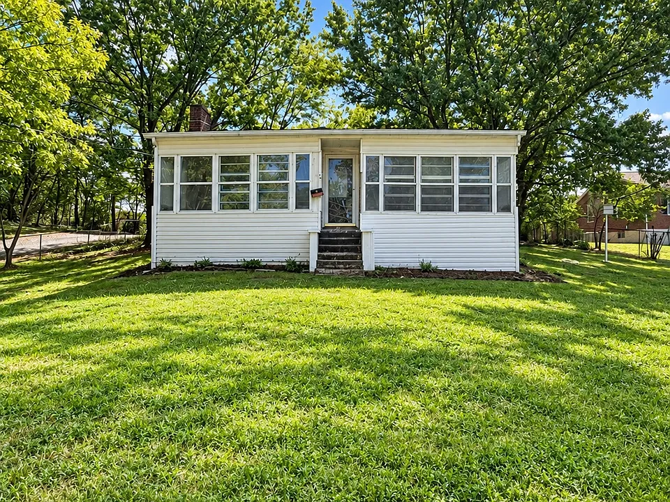 4216 Mountain View Rd NW