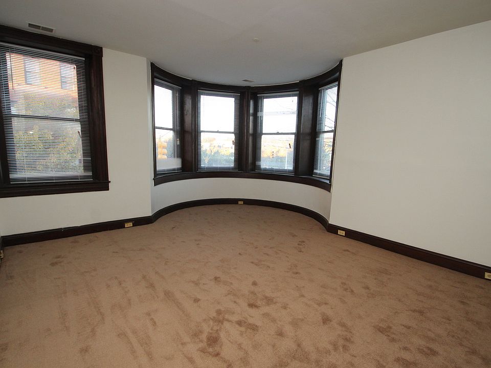 Building Photo 5