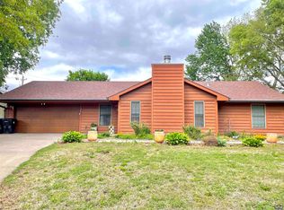 618 Griswold Ct, Rossville, KS 66533
