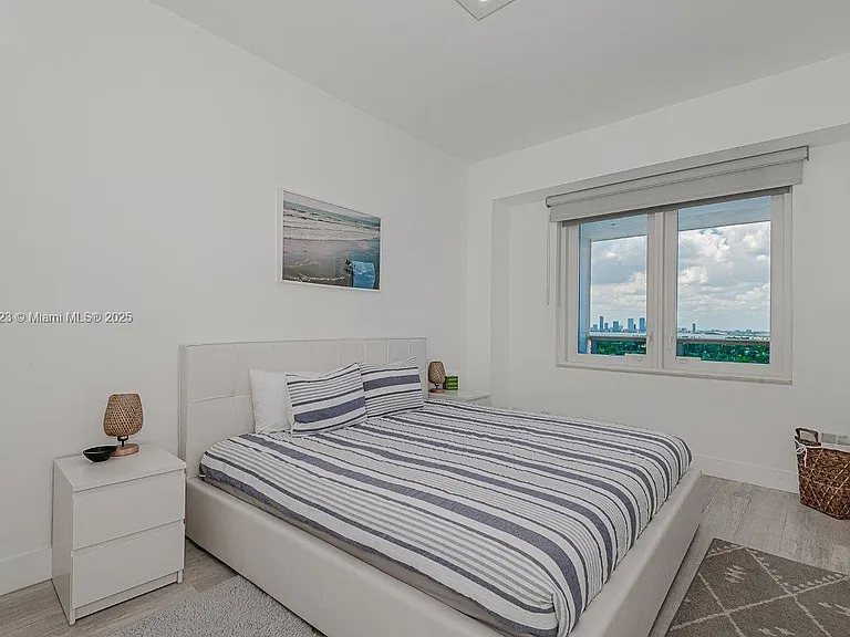 2301 Collins Ave #21 — Photo 19