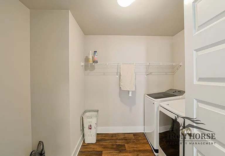 484 Park West Blvd — Photo 23
