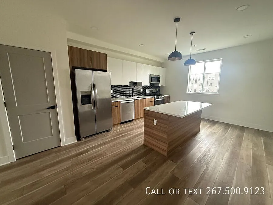 Brand New 2BD/2BA Bi-Level Apartments in Port Richmond Available Now and Upcoming! — Photo 1
