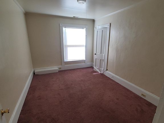 3rd image of 3904 Archwood Ave #2
