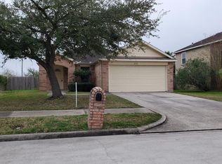 8122 Berkely Ct, Baytown, TX 77521