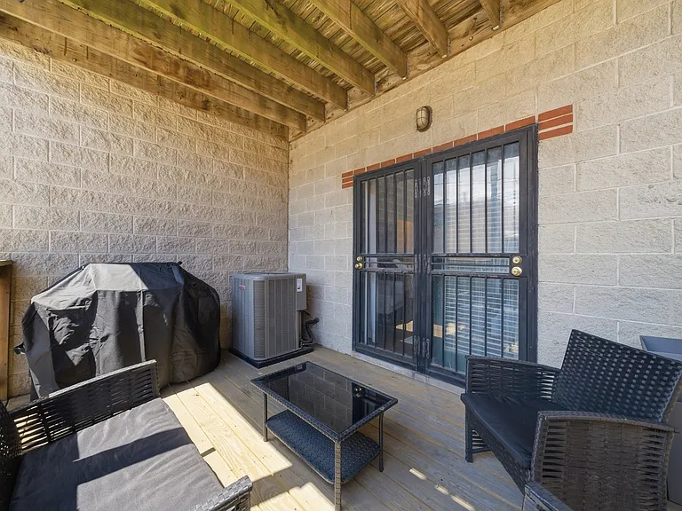 1623 W Grand Ave #1E — Photo 17