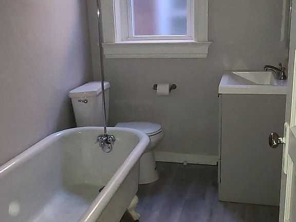 4th image of 5205 Alaska Ave #1F
