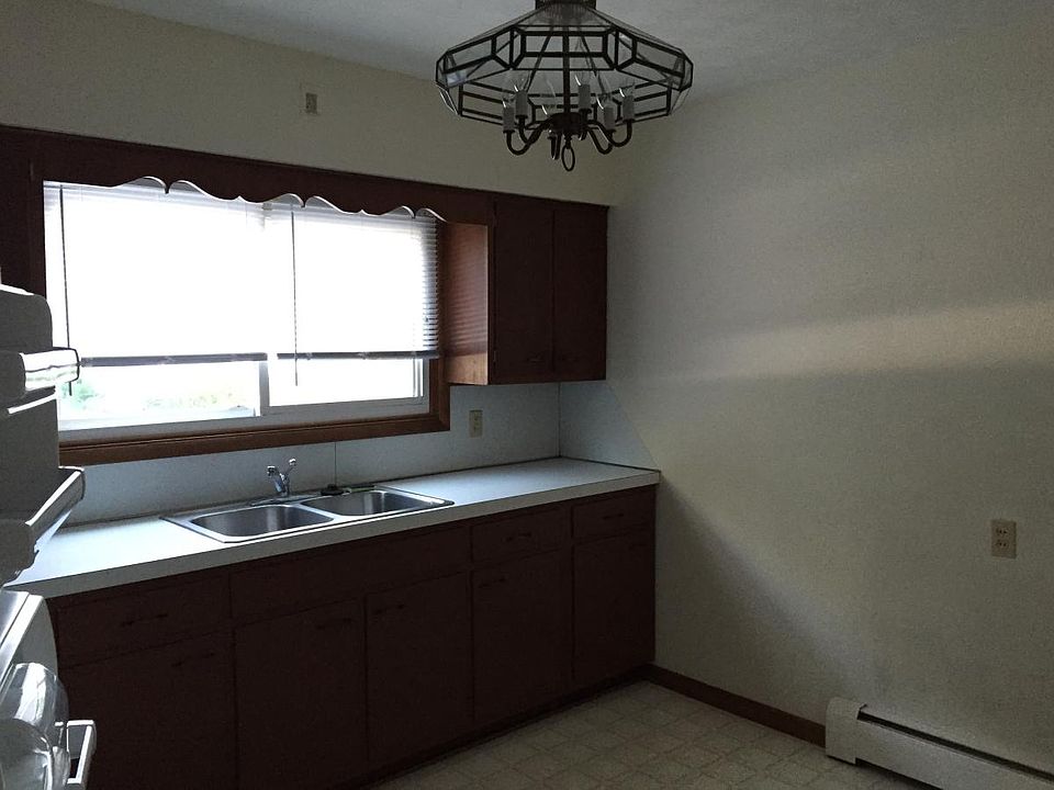 1st image of 218 Carolyn Ln APT 3