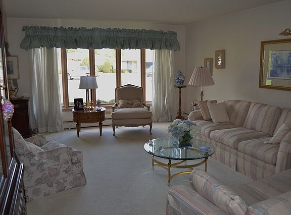 3rd image of 8146 Meacham Ct
