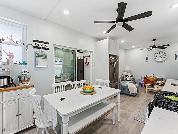 3rd image of 5600 Seaview Ave #1