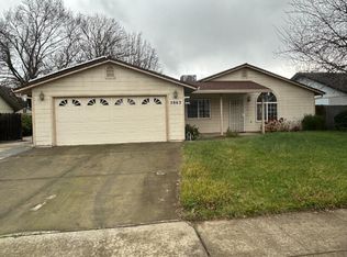 2863 Sandstone Dr, Anderson, CA 96007
