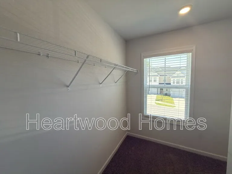 121 Bartlett Dr — Photo 22