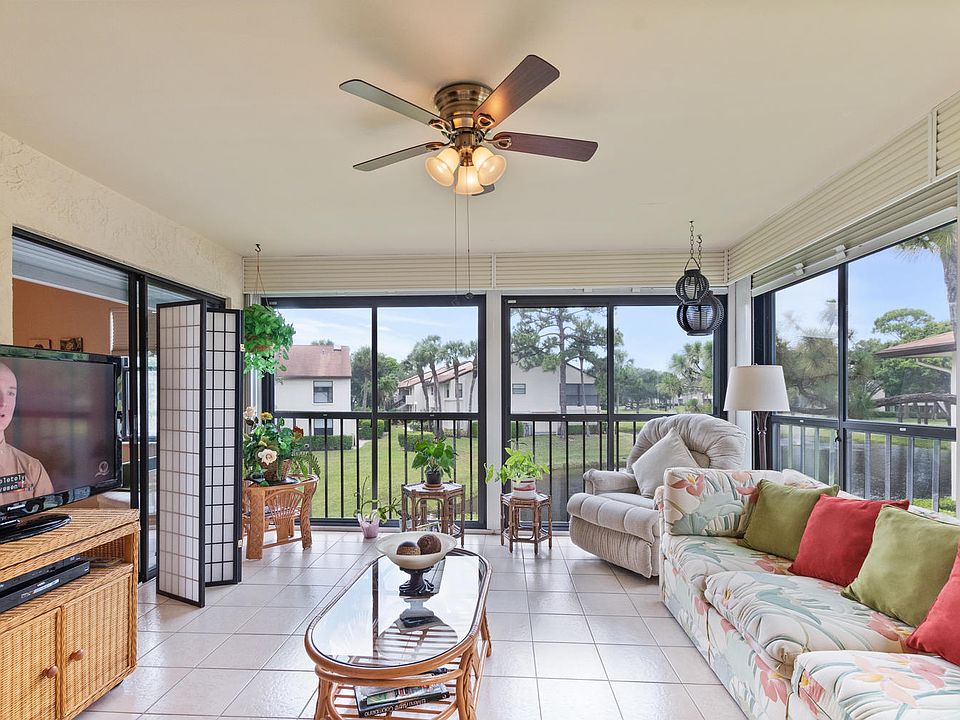 Home For Sale In Park Pointe