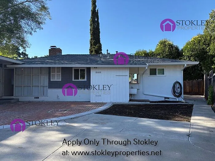 747 Harvard Dr — Photo 3